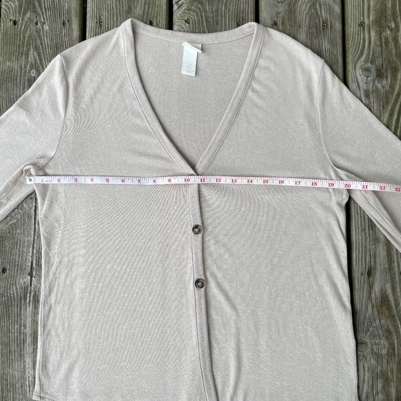 Top: H&M Light Beige Button Down Tie Waist Cardigan - Picture 8 of 11
